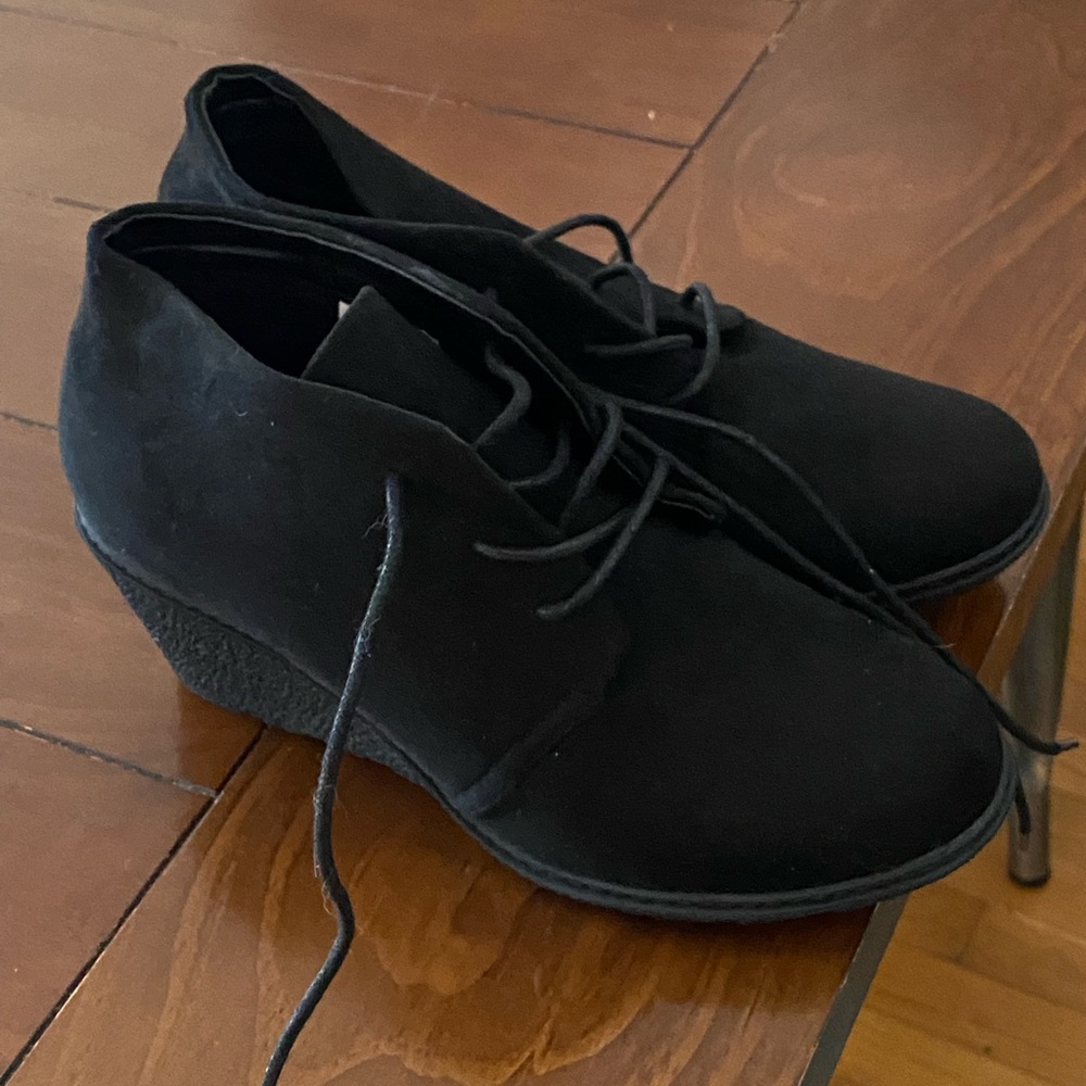 Cloud Comfort Suede-like lace up boots